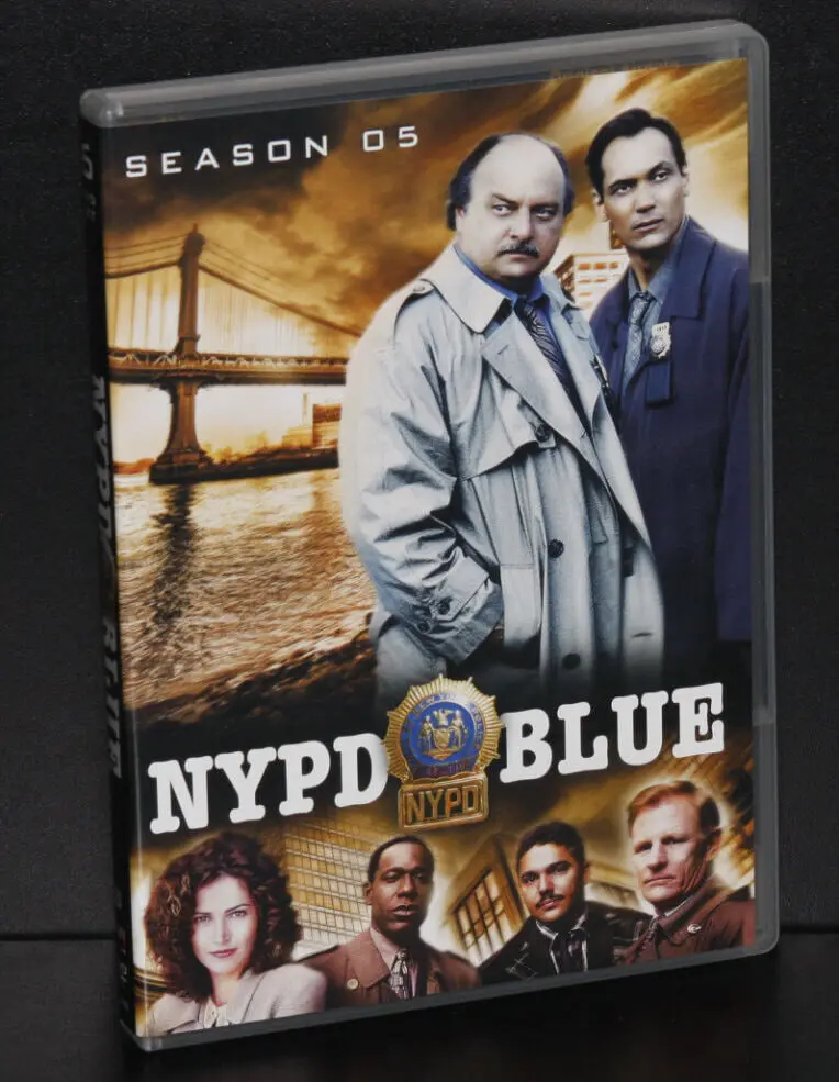 《纽约重案组》第五季：都市暗影下的生死边界，正义与罪恶的永恒较量